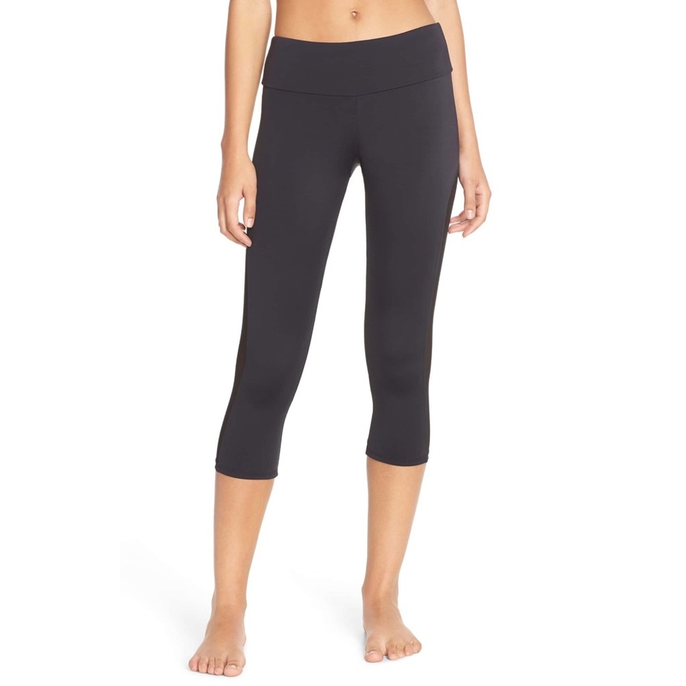 new Onzie ✦ Mesh Tuxedo Stripe ✦ Yoga Capri Cropped Pants ✦ Black Medium / Large - Picture 5 of 12